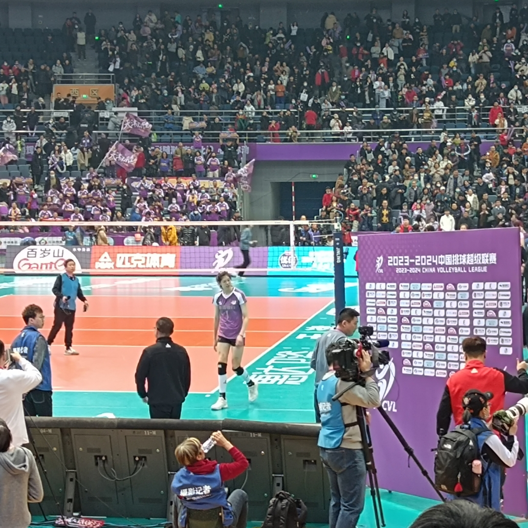 Rookie重返赛场，表现优异首场状态出色，日本队观众沸腾！