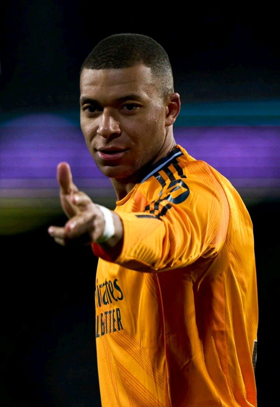 官方网站-包含姆巴佩重返赛场,刷新纪录首场状态出色,C9观众沸腾!的词条-官方网站