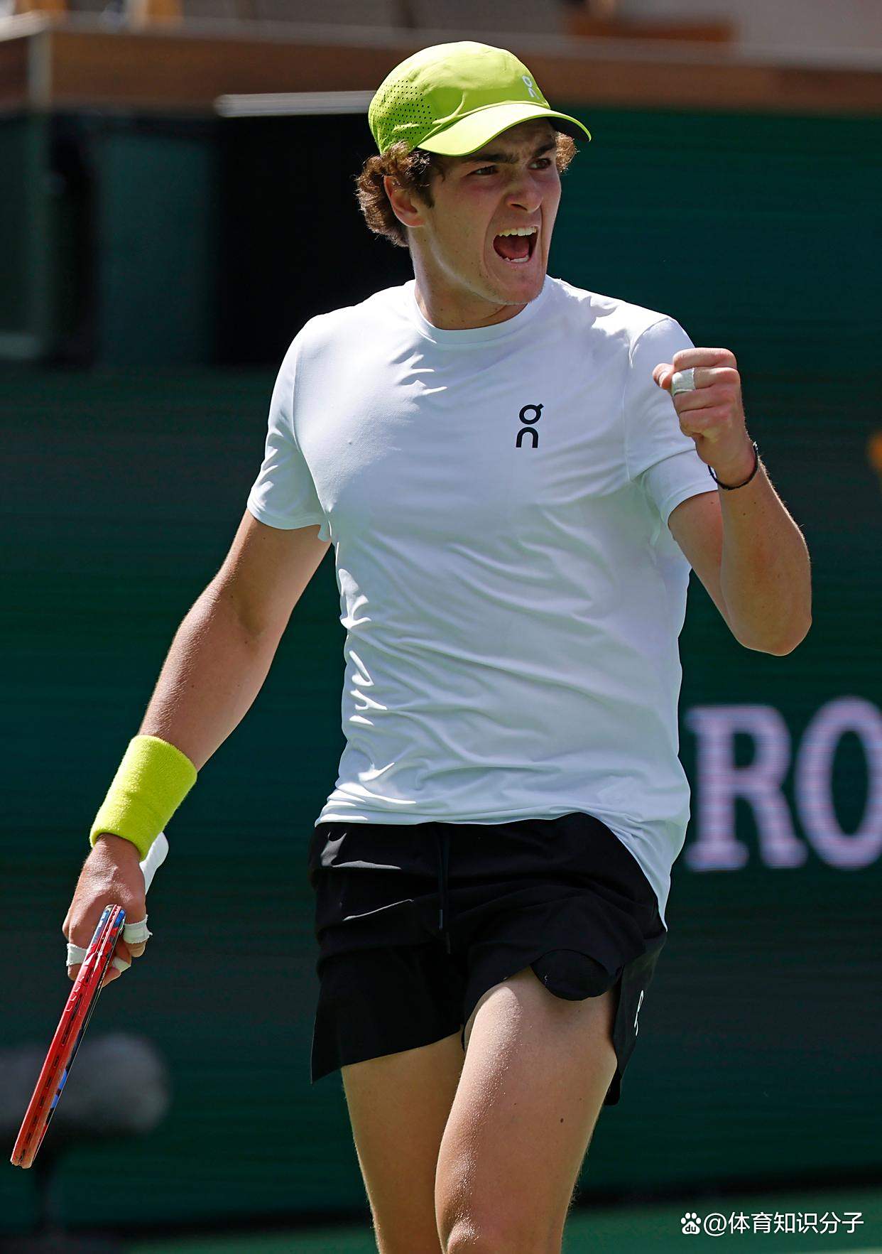 开云-费德勒在加拿大队比赛中夺冠,出色防守引发热议!的简单介绍-开云