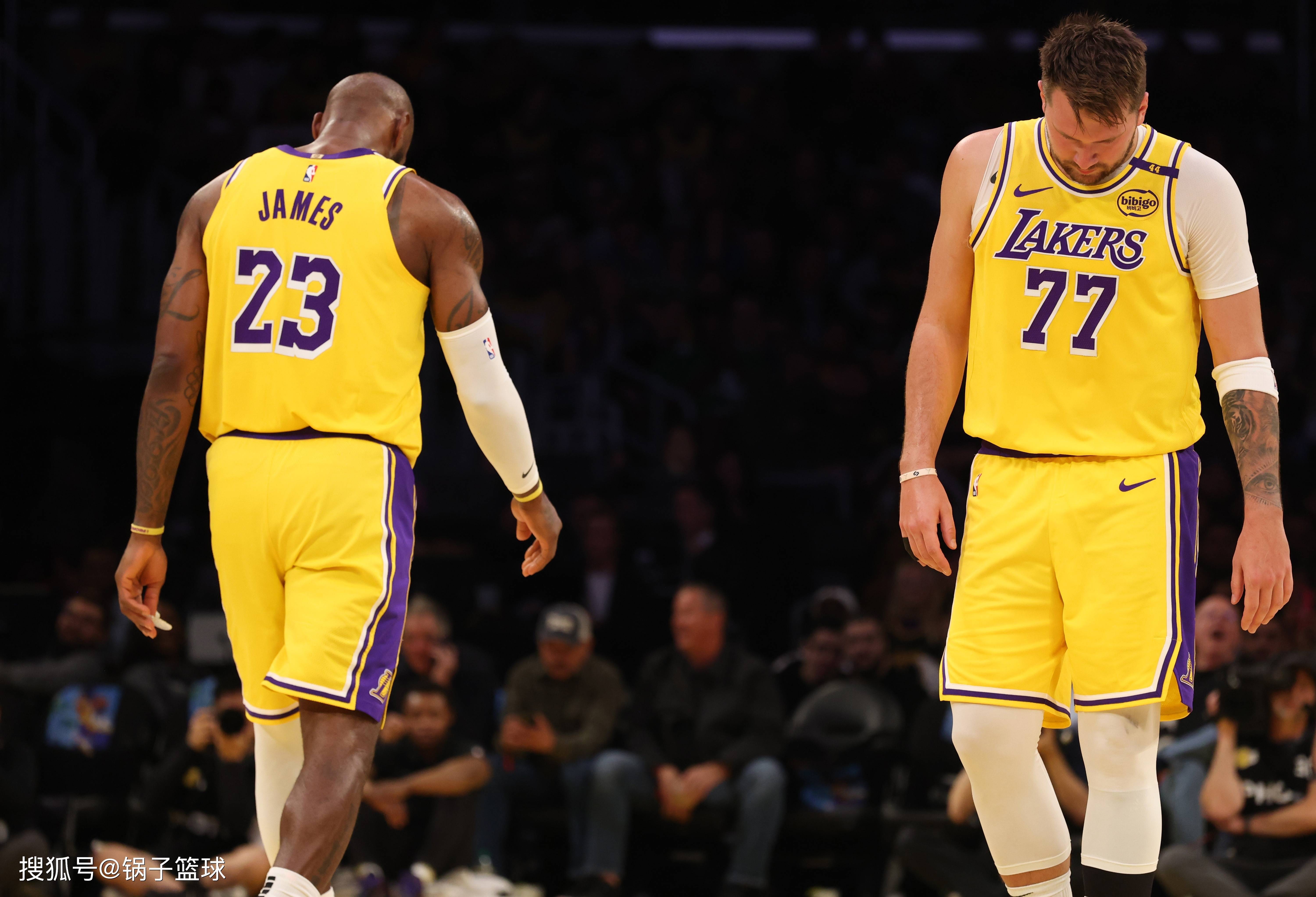 开云在线注册-东契奇焦点对战，詹姆斯与50激战曼联分钟，领先优势明显胜负难料！再创辉煌时刻-开云在线注册